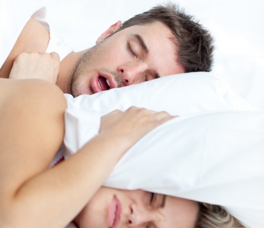 Skończ z uporczywym chrapaniem