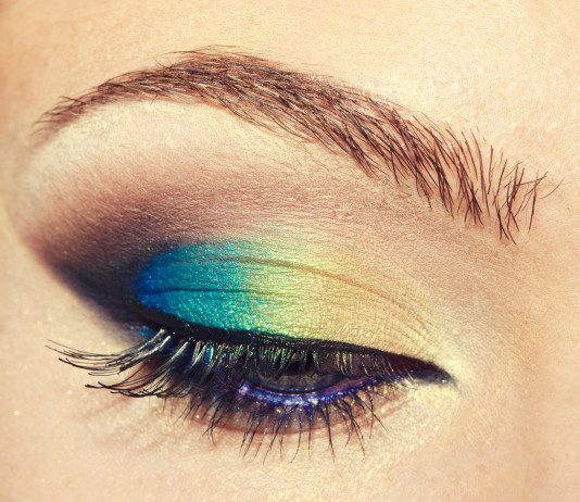 Sylwestrowy makijaż – zrób się na bóstwo!