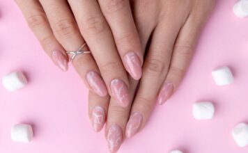 Marmurkowe paznokcie – zainspiruj się!