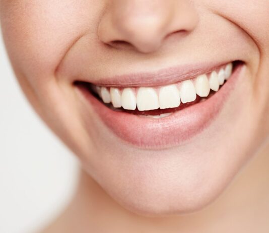 Sprawdzone sposoby na zdrowe i białe zęby
