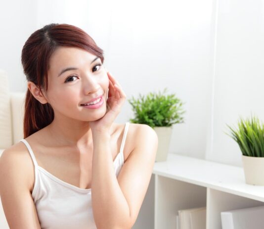 4 powody powstawania niedoskonałości na Twojej twarzy, o których nie widziałaś!