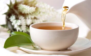 Moc białej herbaty – eliksir młodości