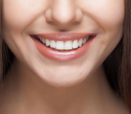 Proste sposoby na białe i zdrowe zęby