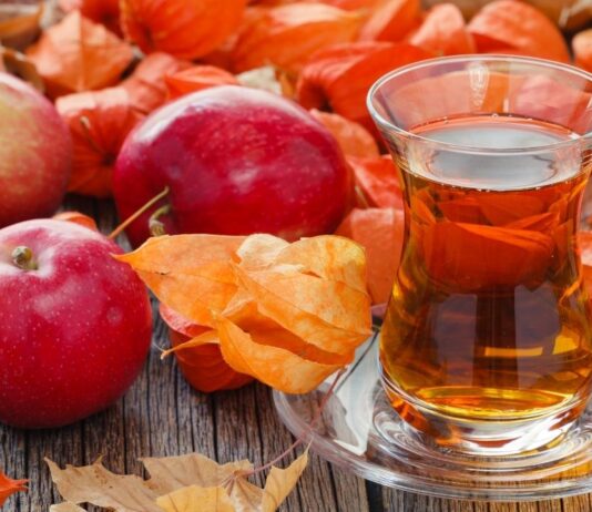 Poznaj świat herbaty jesienią