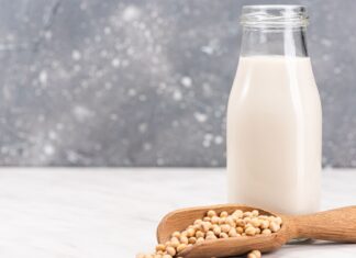 Szybkie i proste przepisy na mleka roślinne!