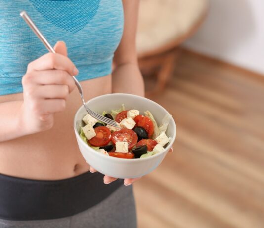 Co jeść przed i po treningu, aby uzyskać lepsze efekty?