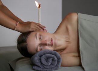 Świecowanie uszu – na czym polega ten zabieg