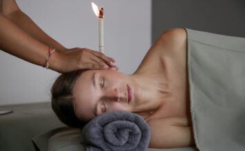 Świecowanie uszu – na czym polega ten zabieg