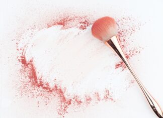 Jak i kiedy czyścić pędzle do makijażu?