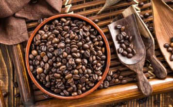 Wpływ kofeiny w kosmetykach na skórę Kofeina w kosmetykach