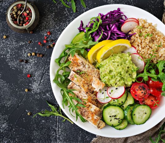 Co najlepiej jeść na kolację? Zapewnij sobie zdrowy sen