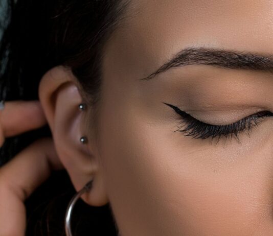 Stwórz idealną kreskę w 3 prostych krokach!