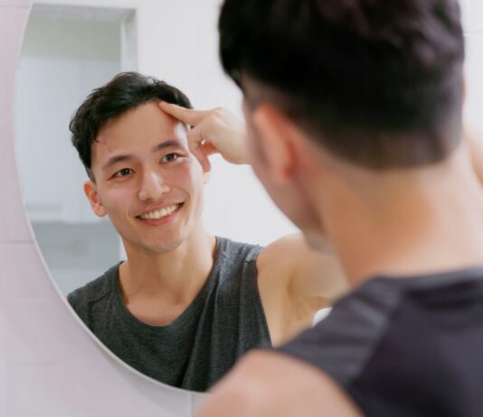 Odzyskaj dawny kolor albo zmień swój styl – z farbami i rozjaśniaczem do włosów Power Men