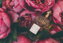 Jak wybrać perfumy dla siebie przez internet?