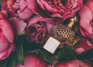 Jak wybrać perfumy dla siebie przez internet?