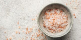 Jaka sól jest najzdrowsza? Rodzaje soli spożywczej