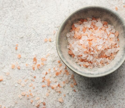 Jaka sól jest najzdrowsza? Rodzaje soli spożywczej