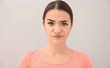 Lwia zmarszczka – jak się jej pozbyć?