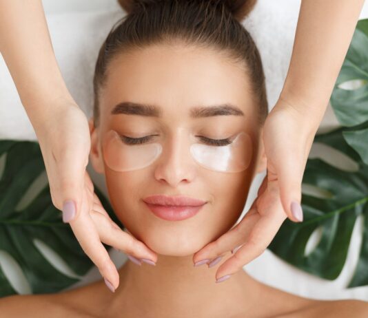 Płatki pod oczy – kiedy warto je stosować i jakie dają efekty?