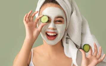 Chłodzące i relaksujące maseczki do twarzy na upalne dni