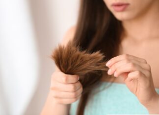 Jak naprawić rozdwojone końcówki włosów?
