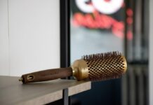 Modelowanie włosów w domu – tipy fryzjera