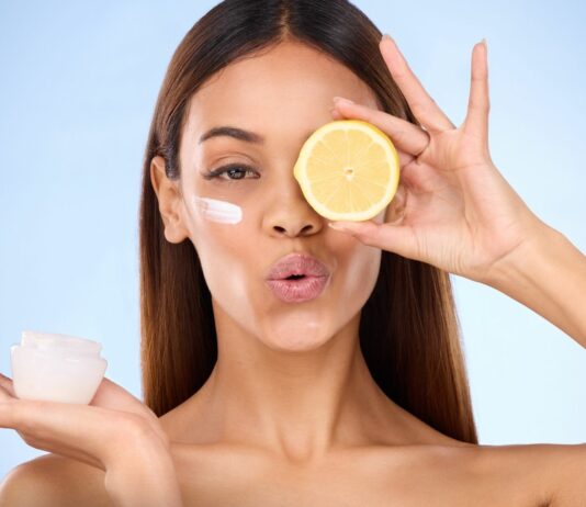 Serum z witaminą C na zimową szarówkę – dlaczego warto?