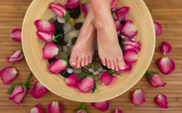 Jak przygotować stopy na zimę – zabiegi i kosmetyki