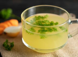 Zupa kolagenowa: domowy sposób na jędrną skórę