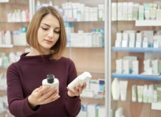 Porównanie: kosmetyki drogeryjne vs. apteczne – co wybrać?