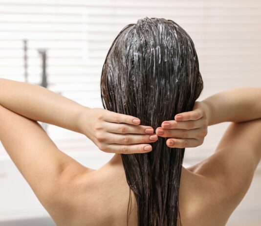 5 domowych masek na włosy, które naprawdę działają