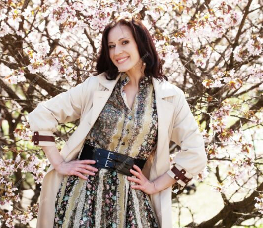 Jak wybrać strój, jeśli masz kilka dodatkowych kilogramów?