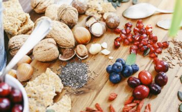 Superfoods 2025 – co warto dodać do diety w tym roku?