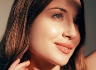 Jak poprawić wygląd skóry bez kosmetyków? Sekrety glow-upu od środka