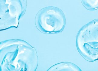 Składniki nawilżające na wiosnę – kwas hialuronowy vs gliceryna