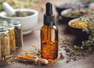 Tonik, esencja, hydrolat – co czym jest i kiedy stosować?