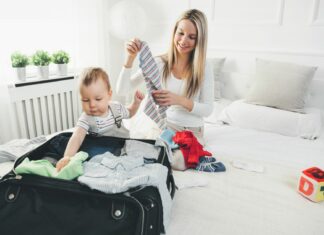 Co spakować do walizki dla malucha? Last minute lista dla mam