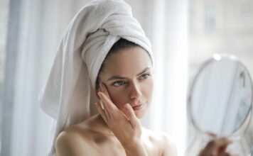 Trening + pielęgnacja: co nakładać na skórę przed i po siłowni?