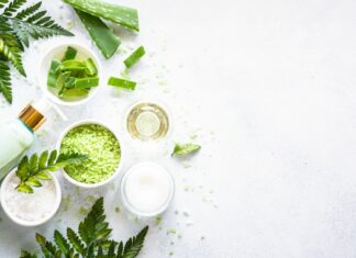 Zielona herbata w kosmetykach – łagodzenie, które działa. Dla jakiej cery?