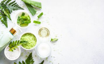 Zielona herbata w kosmetykach – łagodzenie, które działa. Dla jakiej cery?