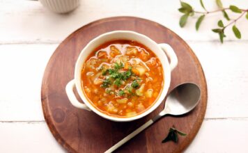 Letnie jedzenie według TMC – jak utrzymać równowagę termiczną w gorące dni?