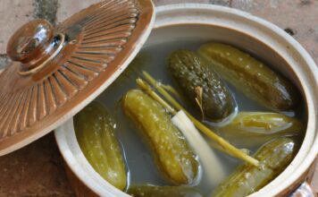 Kiszonki na lato — czy warto jeść je codziennie i jak wpływają na cerę?