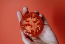 Te suplementy działają jak wewnętrzne SPF. Ochrona skóry od środka? Tak – ale z głową