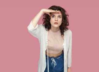 Niebieskie światło – cichy wróg Twoich oczu i snu. Jak się przed nim chronić?