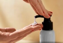 Olejki czy balsamy – co lepiej nawilża skórę?