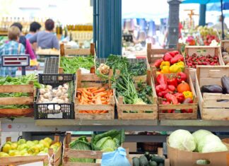 Letnie superfoods, które warto zjeść zanim znikną z bazarków