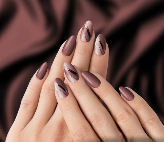 Karmel na paznokciach, kasztan na ustach – kolory beauty, które dodają ciepła w chłodniejsze dni