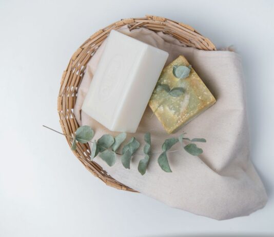 Domowe spa za 30 zł”: drogeria i apteka — 3 sprawdzone zestawy SOS