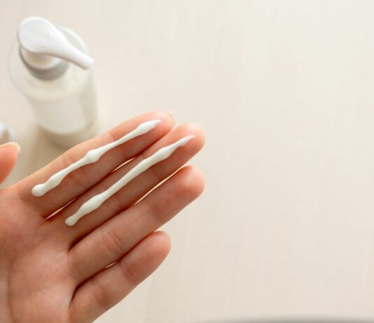 SPF jesienią: fluidy do miasta, które nie bielą i nie migrują