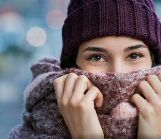 Przeziębienie czy alergia? Jak je odróżnić i co robić